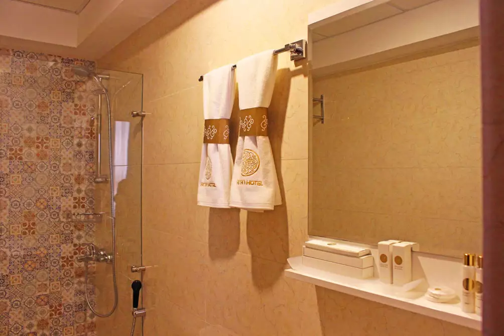 Alibaba https://cdn.alibaba.ir/ostorage/hotel-accommodation-images/686cdaa7a1e6f83605b73c45_سوئیت رویال یک خواب (1).webp